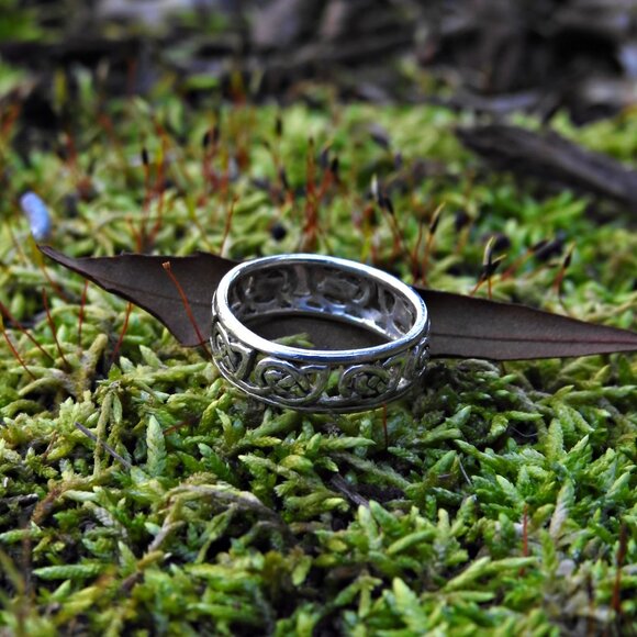 Sterling Silver Celtic Ring Band Size 4.75 - Picture 1 of 12